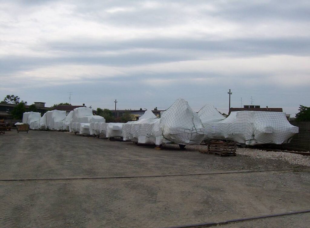 Varie coperture per la nautica